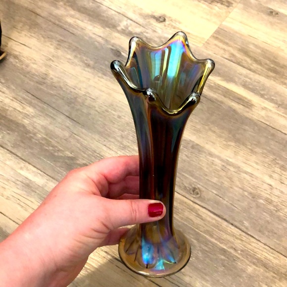 Iridescent flower vase